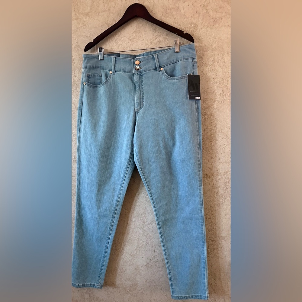 Nine West Women's Light Blue High Rise Double Button Skinny Jeans